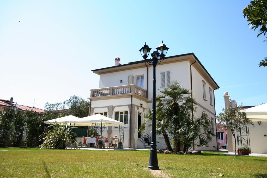 Affittacamere Torre Dell'Arte Torre del Lago Puccini Bagian luar foto